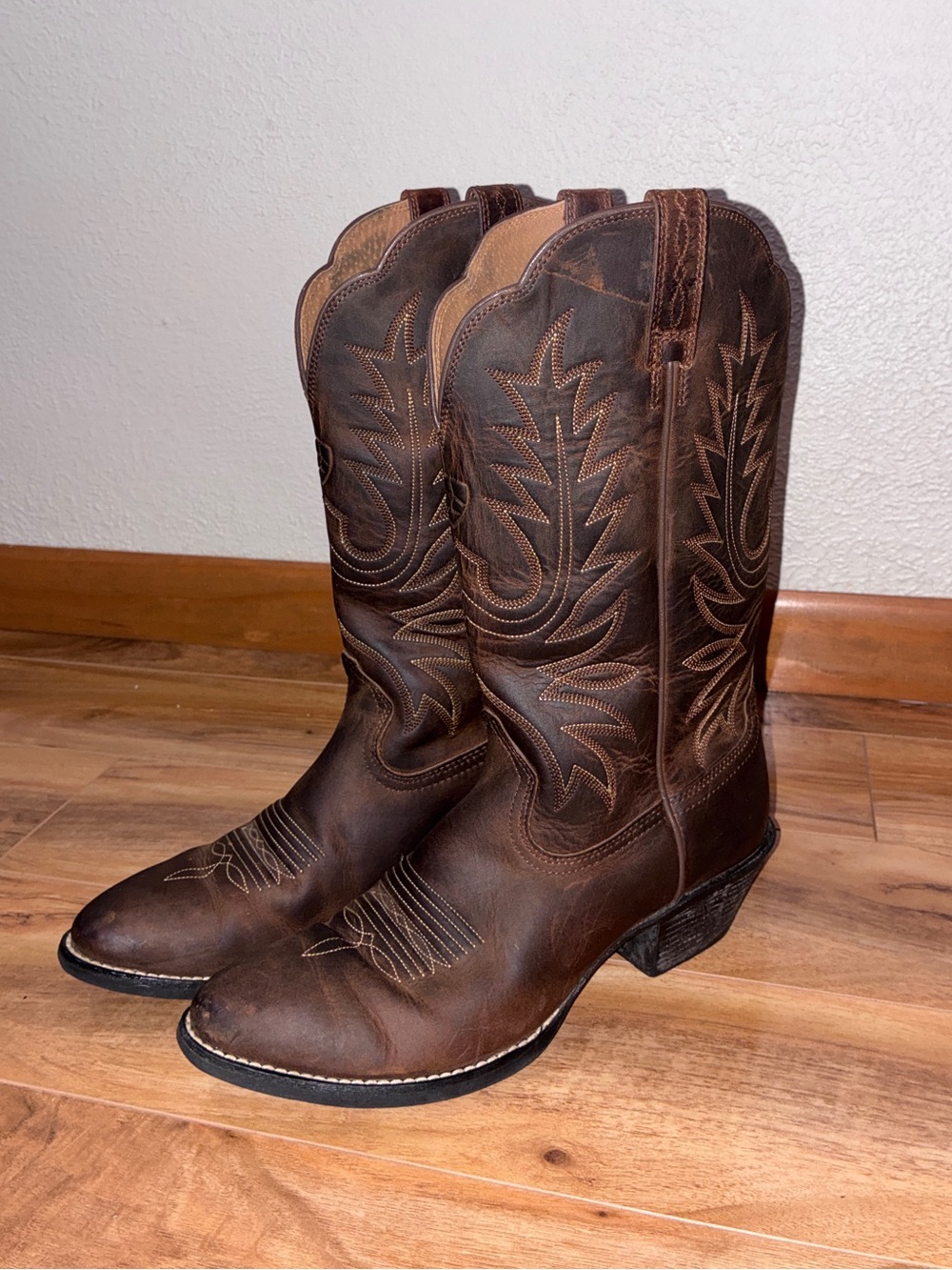 Ariat Women's Heritage Western Boots round toe, leather - size 7